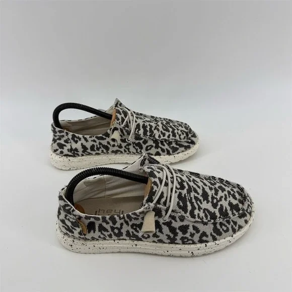 Hey Dude Wendy Women's Slip-On Shoes Cheetah Grey Size 6 Casual - Picture 1 of 8